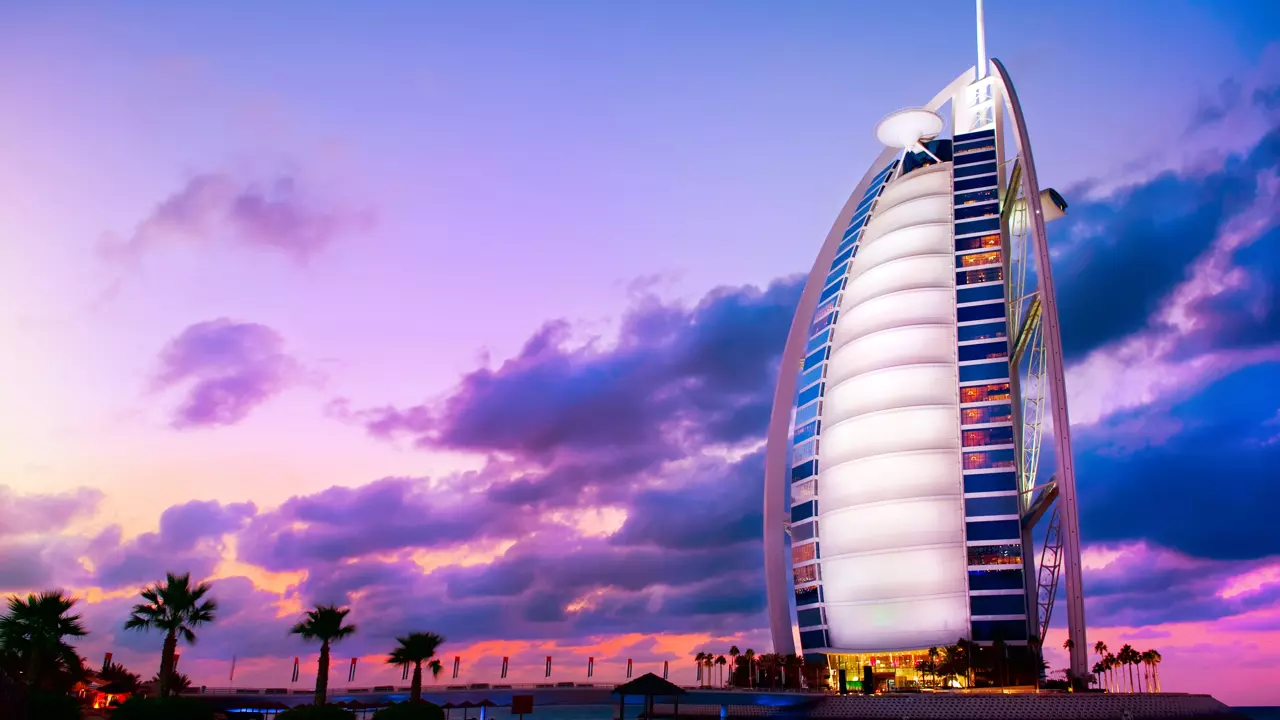 Modern Dubai City Tour with a Sightseeing Cruise