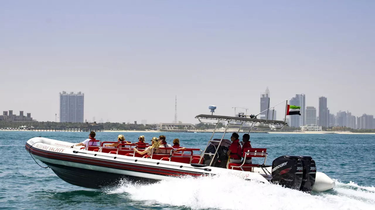 Speed Boat Tour Dubai - Image 4