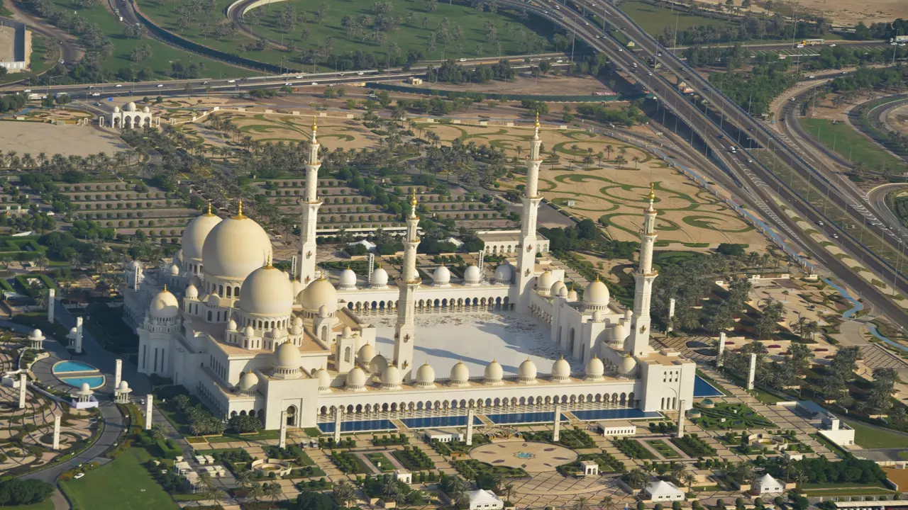 Helicopter Flight Abu Dhabi - Image 5